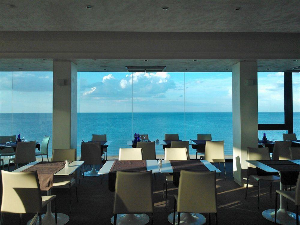Hotel Commodore ริชโชเน ภายนอก รูปภาพ