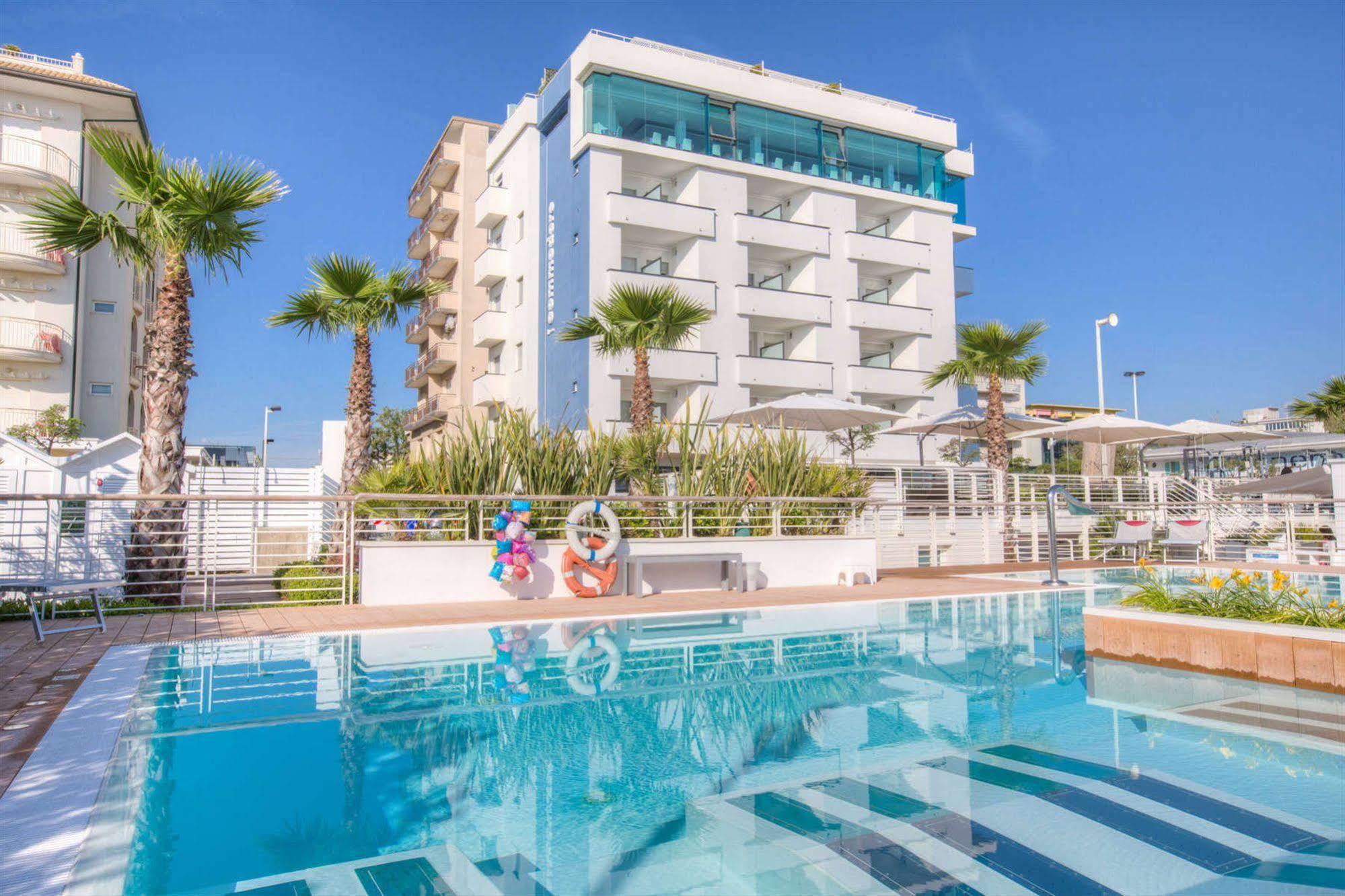 Hotel Commodore ริชโชเน ภายนอก รูปภาพ