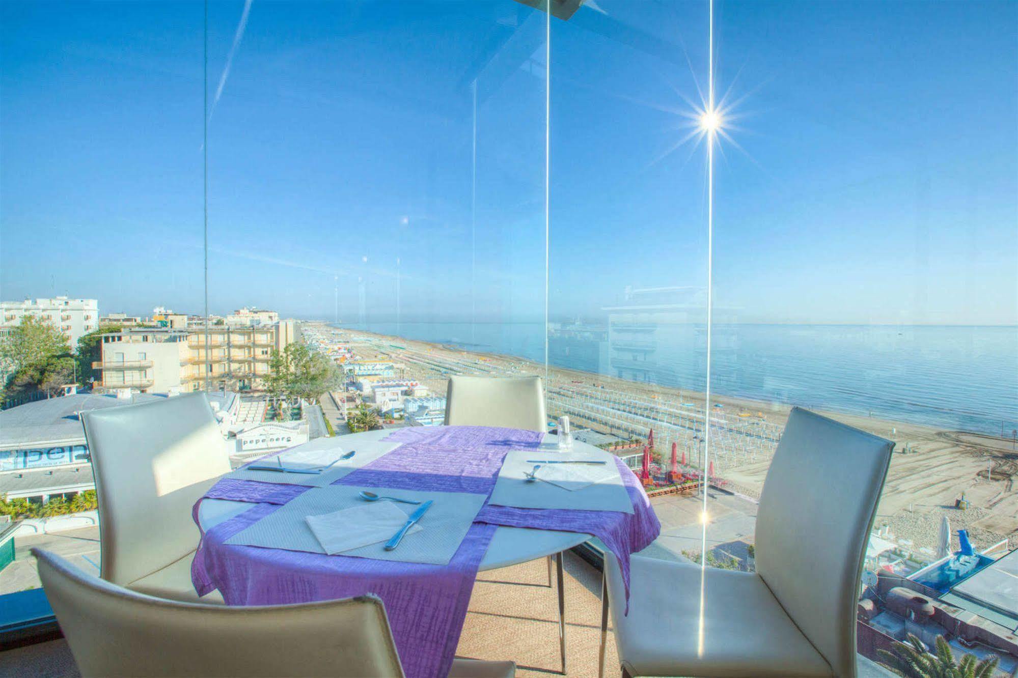 Hotel Commodore ริชโชเน ภายนอก รูปภาพ