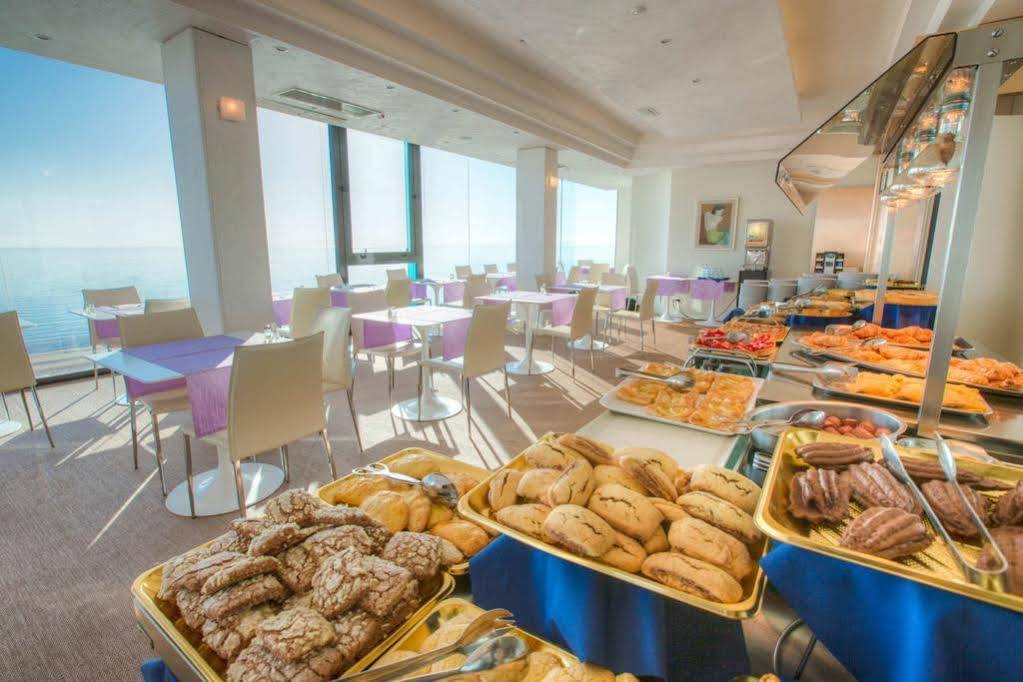 Hotel Commodore ริชโชเน ภายนอก รูปภาพ